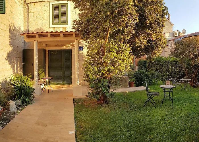 Heritage Trumbic Apartamento *